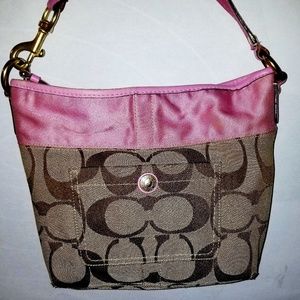 Signature Coach Zoe Handbag